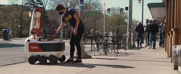 The Yandex autonomous robots have been delivering food on the campus since last year