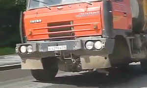 Russian Truck Driving With Missing Front Wheel