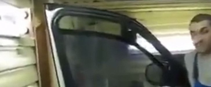 Russians Play with SUV Side Windows that Work Like Mercedes Magic Sky Control