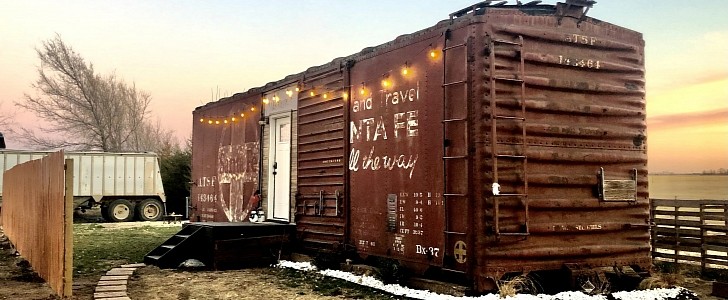 This Santa Fe boxcar was built back in 1941