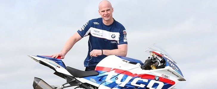 Ryan Farquhar and his Tyco BMW S1000RR