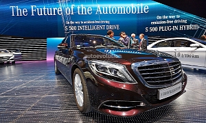 S 500 Intelligent Drive Brings Itself onto the Mercedes-Benz Stand at Frankfurt