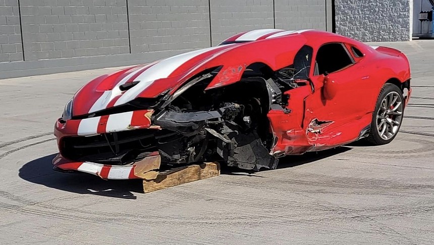 2014 Dodge Viper GTS in pieces