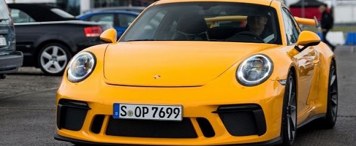 Saffron Yellow Metallic 2018 Porsche 911 GT3