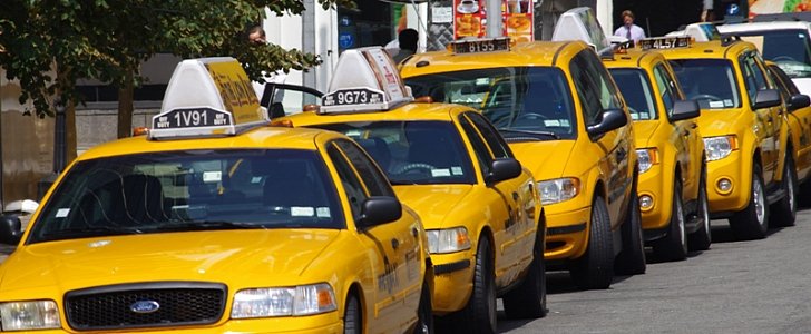 San Francisco cabbies are allegedly turning SFO parking lot into a dump