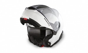 Schuberth Reveals BMW K1600GTL Exclusive-Matched Mineral White C3 Pro Helmets