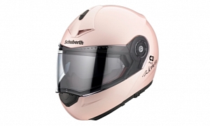 Schuberth Shows Pearl Pink C3 PRO Women Helmet