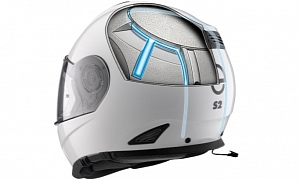Schuberth Shows the SRCS Wireless System for the S2 Helmet