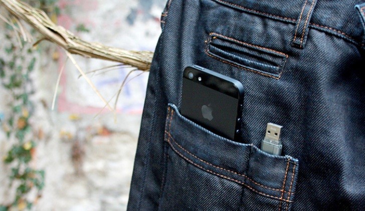 This new cloth could charge you smartphone as you're walking towards work