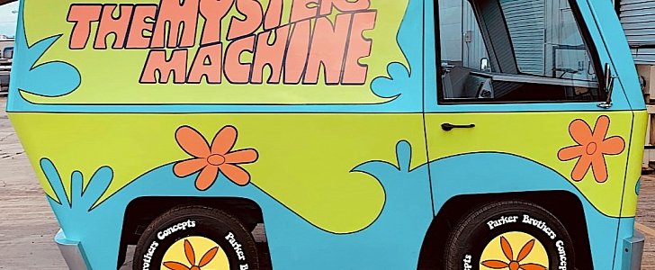 New Scooby Doo Mystery Machine