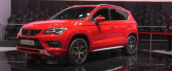 SEAT Ateca FR Shown in Barcelona, Looks Cool in Red