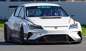 SEAT Cupra e-Racer Previews the World of Electric Touring Car Racing
