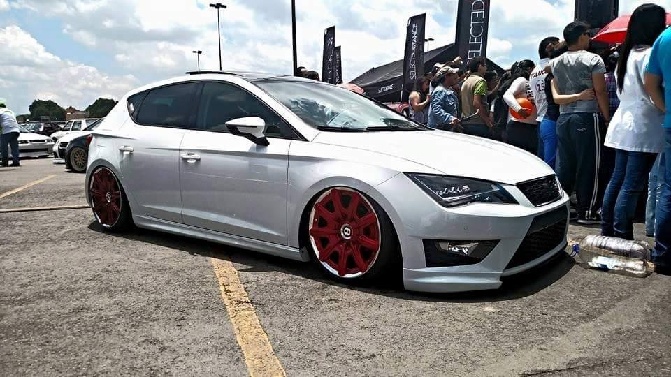 Seat Leon 5f Lowrider With Red Bentley Wheels Resides In Mexico Autoevolution
