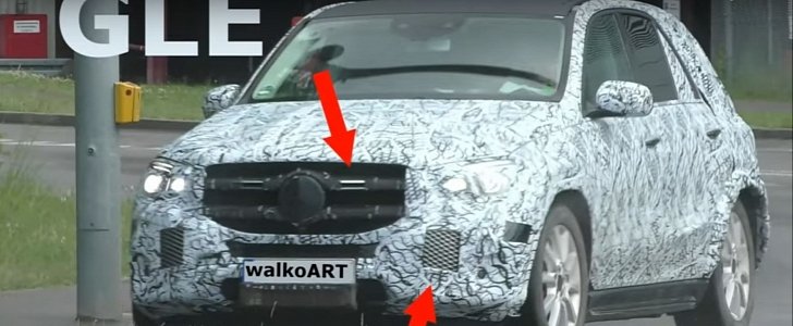 Second-Generation Mercedes GLE-Class Shows Grille and Side Skirts