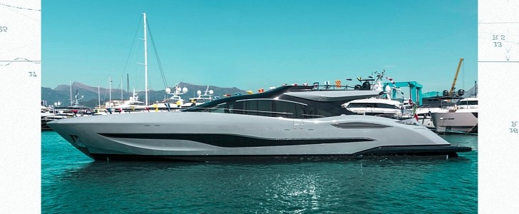 The second unit of the Mangusta 104 REV series touches the water