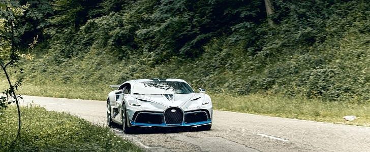See the Bugatti Divo Expertly Pampered Just Prior to First Deliveries -  autoevolution