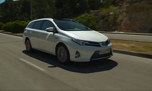 See the New Toyota Auris Touring Sports Up Close