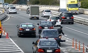 Seeing the Japanese Prime Minister's Motorcade Merge Is Hilarious