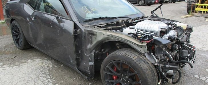 Trashed Dodge Challenger Hellcat Shows Up for Sale with Clean Title