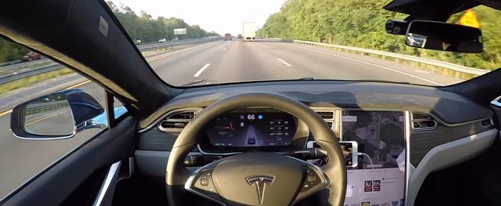 Tesla Model S driving with Autopilot without hands on wheel - against recommendation