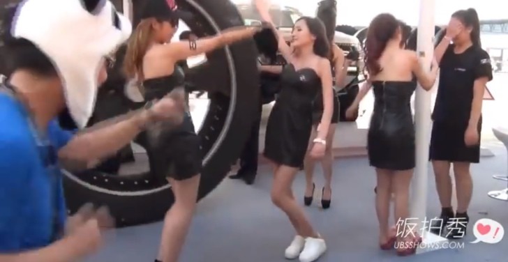 Sexy Girls Banned from Auto Shanghai 2015 Vent with Harlem Shake