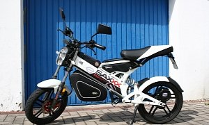 SFM Saxxx MadAss E Electric Scooter Looks Sweet and Cozy