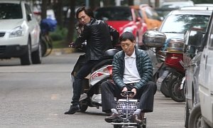 Shanghai Man Builds $250 Mini-Car, Comes with an Engine, Brakes and Sound System