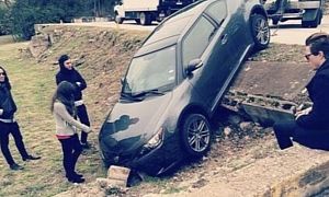 Shaun White Confuses Fans with Fake Car Crash Photo