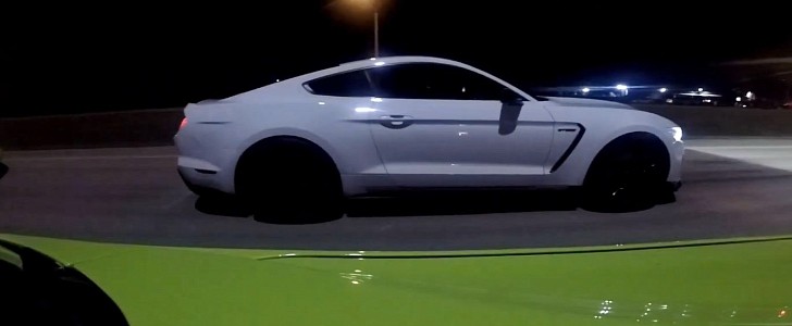 Shelby GT350 on E85 takes on a tuned 2019 Mustang GT