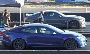 Shelby GT350 vs Tesla Model S Plaid: Loser Learns the Name of Its Daddy in Horrific Manner