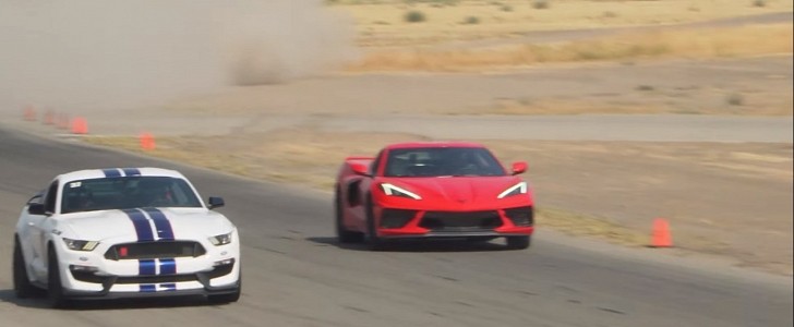 Shelby GT350R and C8 Corvette track