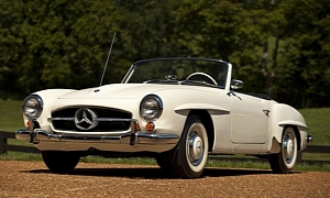 Sheryl Crow Auctions Her 1959 Mercedes SL, Raises $260,000 for Joplin Schools