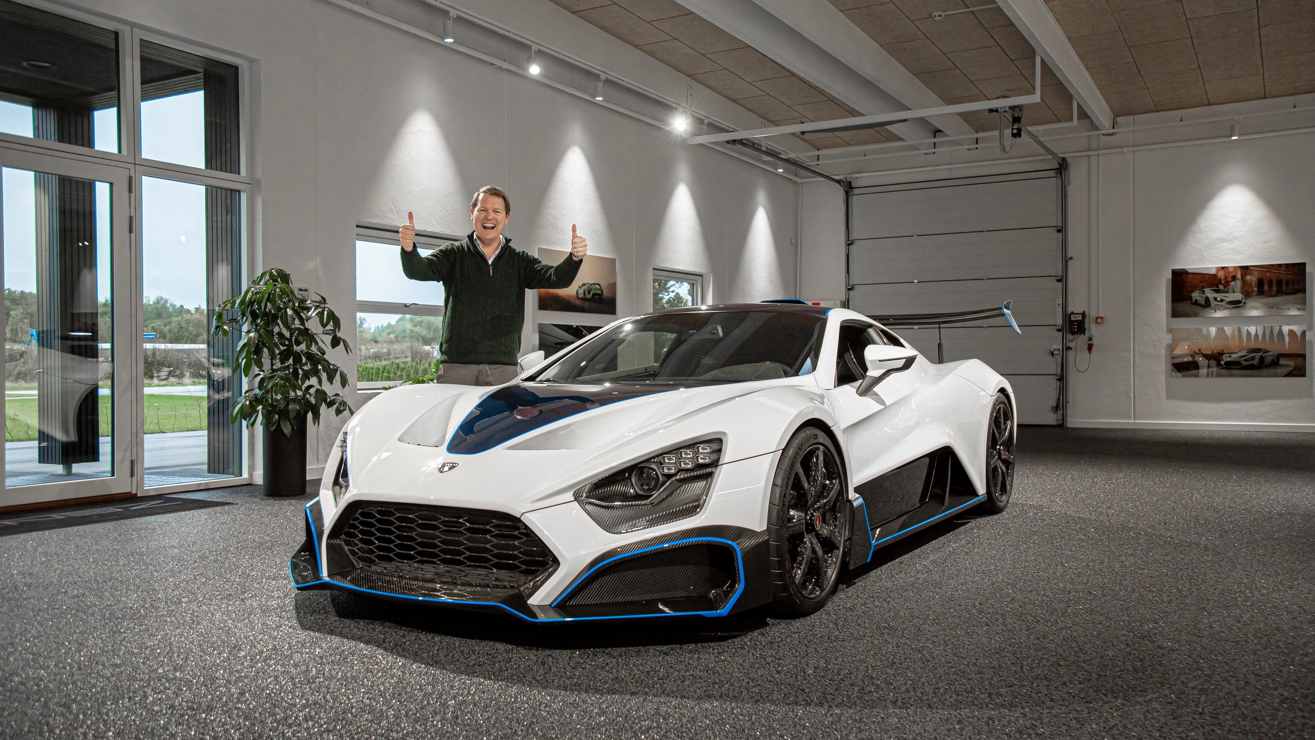 Shmee Buys His First Hypercar A 1177 Hp Zenvo Tsr S Autoevolution