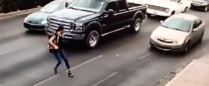 Woman jaywalks in high heels, is nearly crushed to death in Mexico
