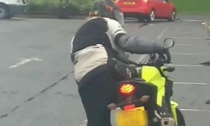Short Biker Has Trouble Mounting His Big Bike in Hilarious Video