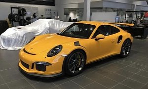 Signal Yellow Porsche 911 GT3 RS Looks Like a Freaking Race Taxi