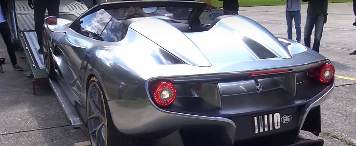Silver Ferrari F12 Trs Being Unloaded Is A Spectacle Worth 4 2 Million Autoevolution
