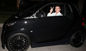 Simon Cowell Spotted Driving a smart with Kahn Wheels