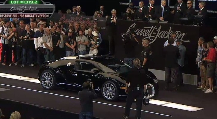Simon Cowell’s Bugatti Veyron Sold for $1.375 Million at Barrett