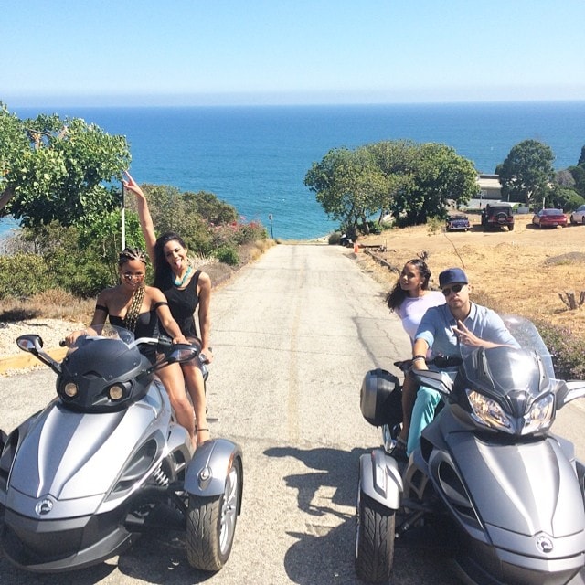 een experiment doen Verlichten Koninklijke familie Singer Christina Milian Rides Her Can-Am With Friends in Malibu -  autoevolution