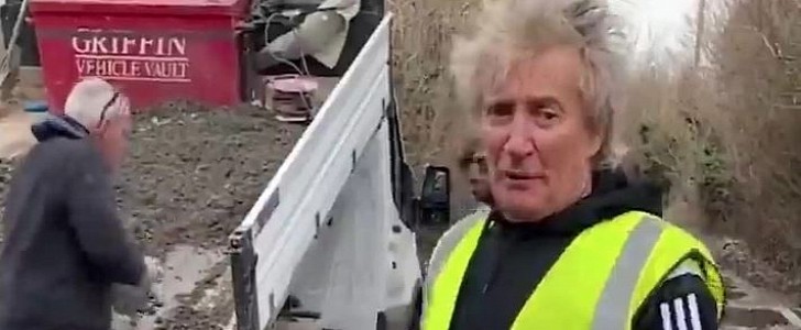 Rod Stewart fills potholes so he can drive his Ferrari on Essex road