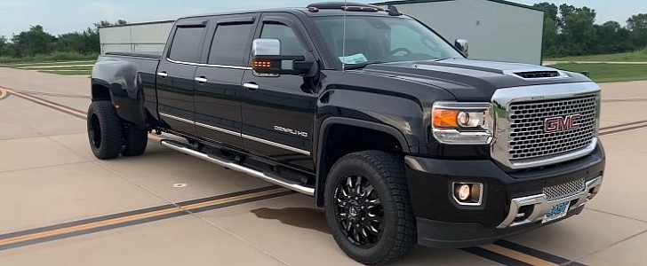 Six Door Gmc Sierra Denali Hd Is The Stretched Pickup You Didn T Know You Wanted Autoevolution