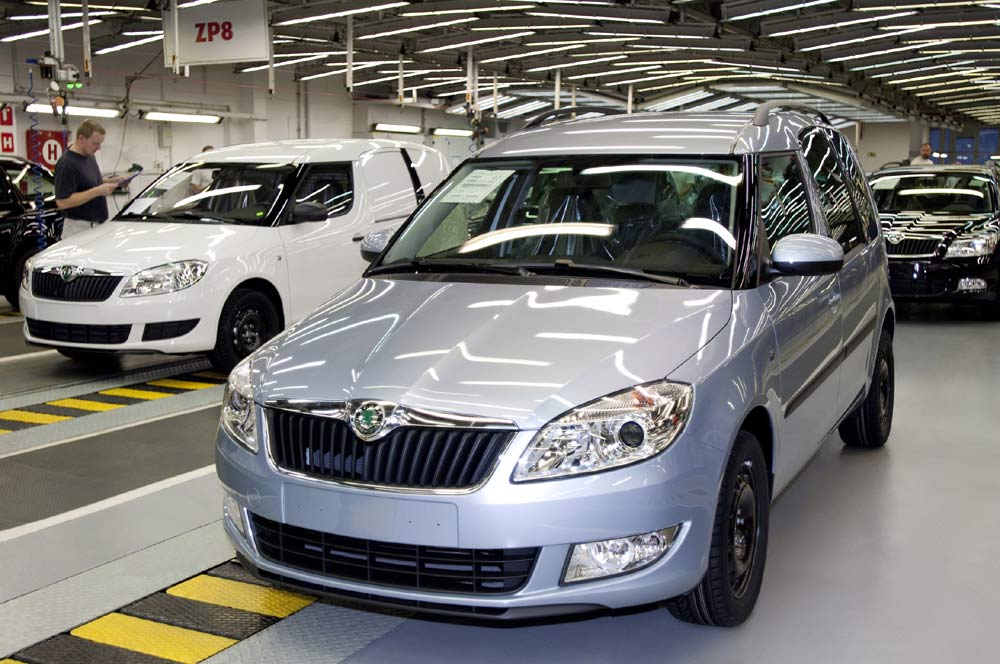 Skoda Debuts Roomster Production at Vrchlabi Plant - autoevolution