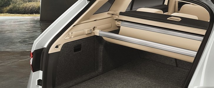 Skoda Details the 660-Liter Boot of the New Superb Combi