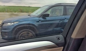 Skoda Kodiaq Partially Revealed as Pre-Production Car Gets Spotted on the Road