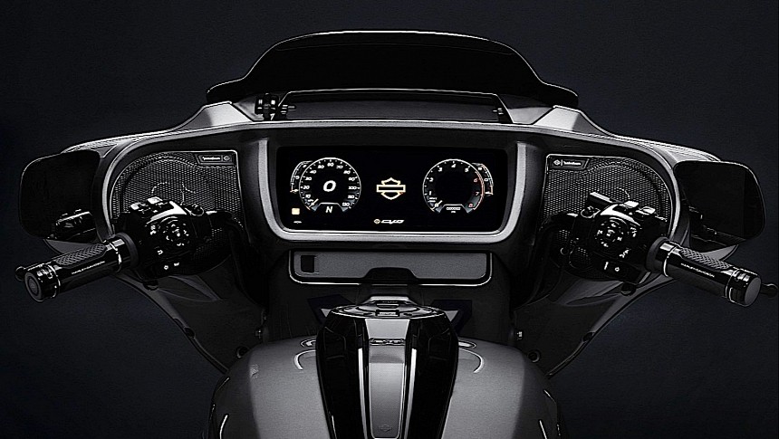 Harley-Davidson CVO TFT touchscreen for Street Glide and Road Glide
