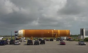 SLS Rocket Core Stage Arrives at Kennedy, Looks Absolutely Huge Next to Cars