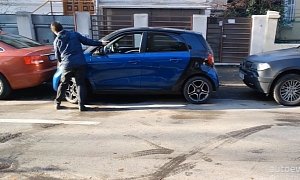 Smart Forfour Parking by Hand Is Good Fun