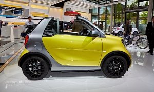 smart fortwo cabrio Arrives in Frankfurt to Make City Life Better