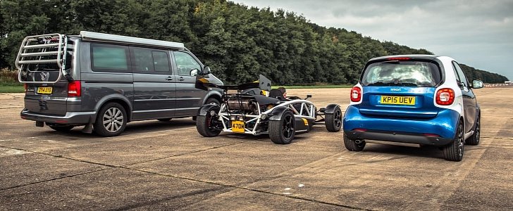 smart fortwo Humiliated by VW California Camper Van and Atom 3.5R in Drag Race